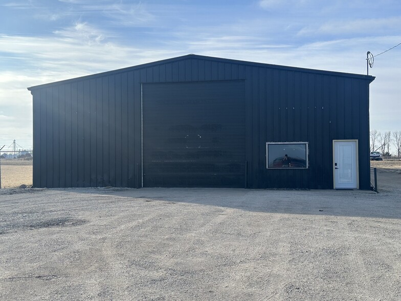 1412 Central Ave W, Clarion, IA for sale - Primary Photo - Image 1 of 5