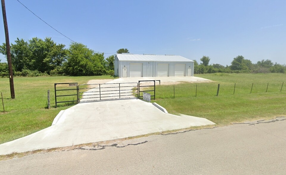 1009 Old Plantersville, Montgomery, TX for lease - Building Photo - Image 2 of 16