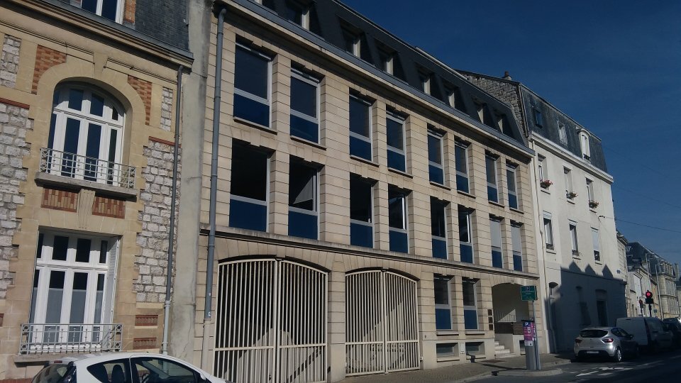 Office in Reims for lease - Building Photo - Image 1 of 8