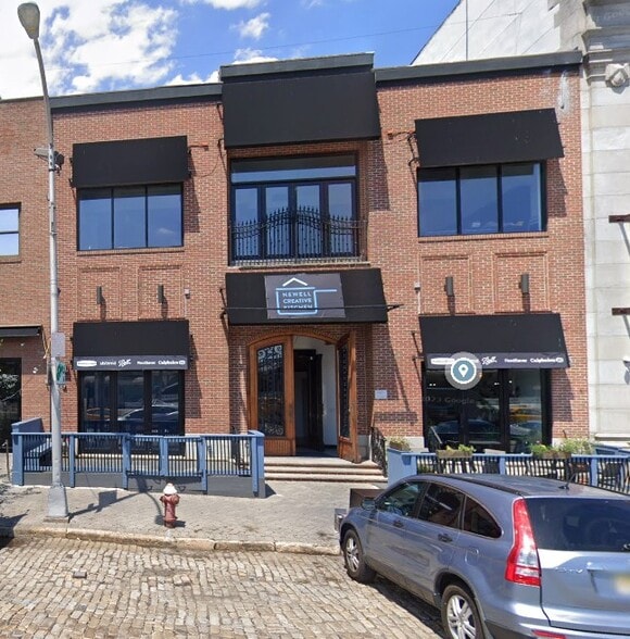 16-18 Hudson Pl, Hoboken, NJ for lease - Building Photo - Image 2 of 4