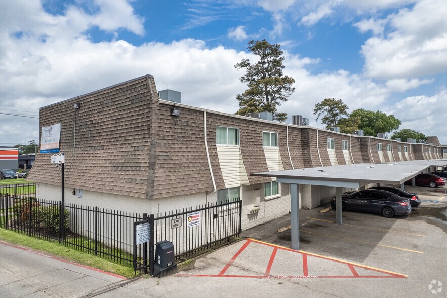 333 Uvalde Rd, Houston, TX à vendre - Photo du bâtiment - Image 3 de 20