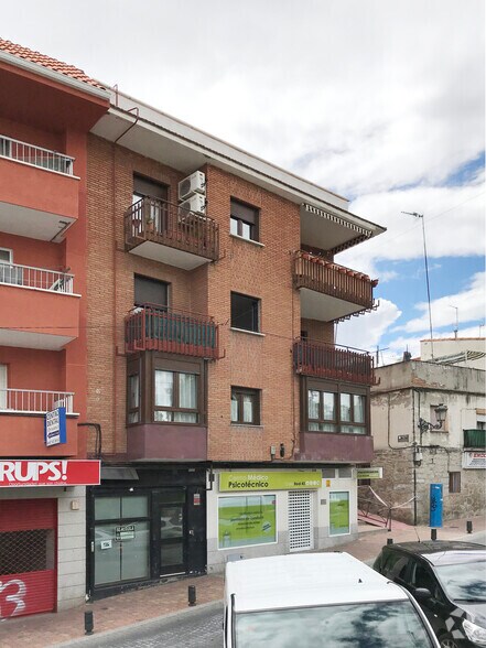 Commerce de détail dans Colmenar Viejo, Madrid à louer - Photo du bâtiment - Image 2 de 2