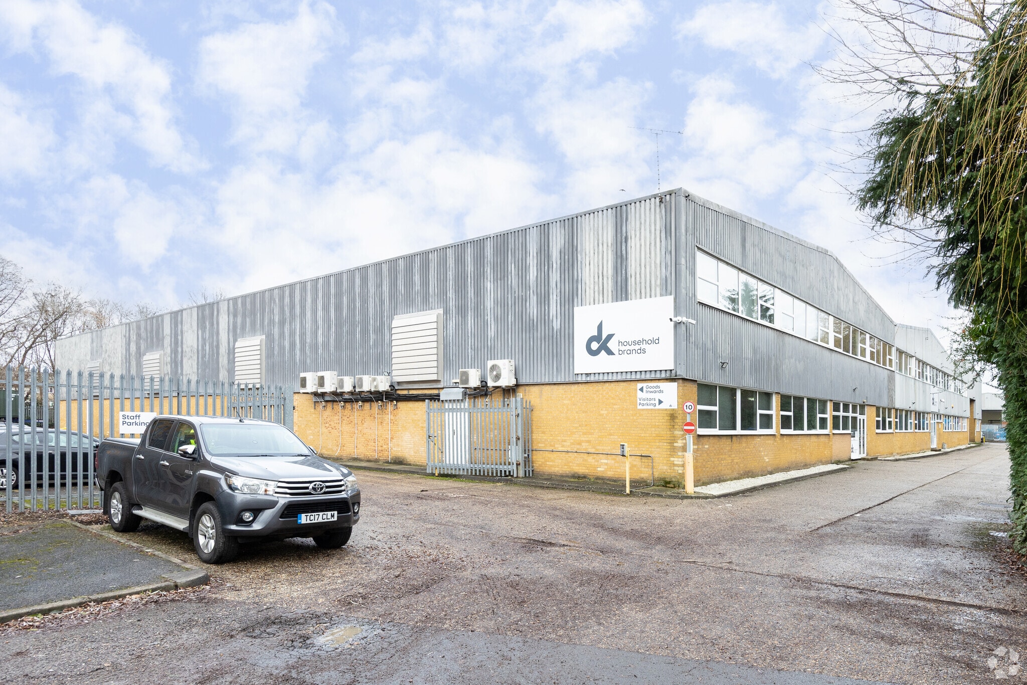 20 Eelmoor Rd, Farnborough for lease Primary Photo- Image 1 of 4