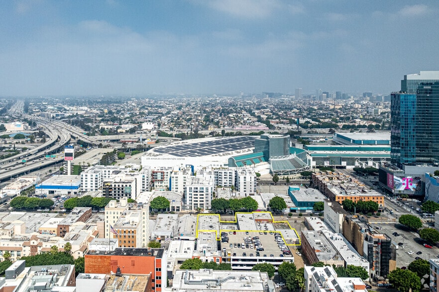 Flower Street Assemblage portfolio of 4 properties for sale on LoopNet.ca - Aerial - Image 2 of 20