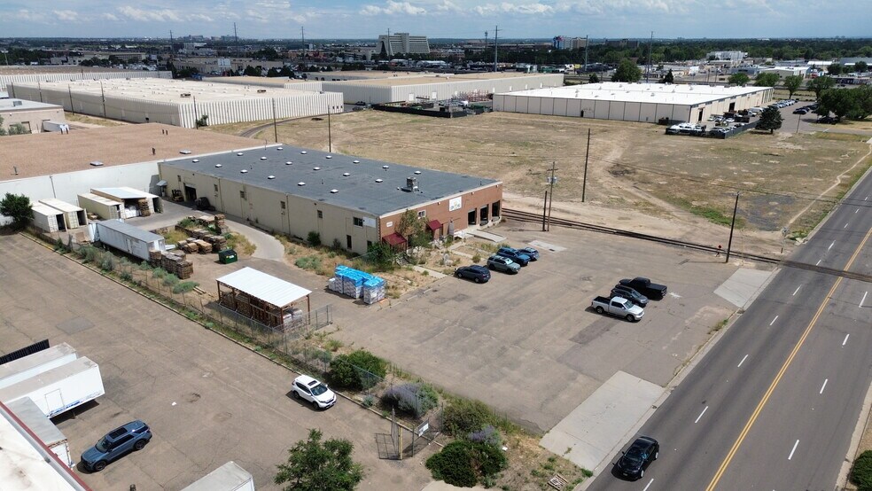 4300 Monaco St, Denver, CO à vendre - Photo du bâtiment - Image 2 de 5