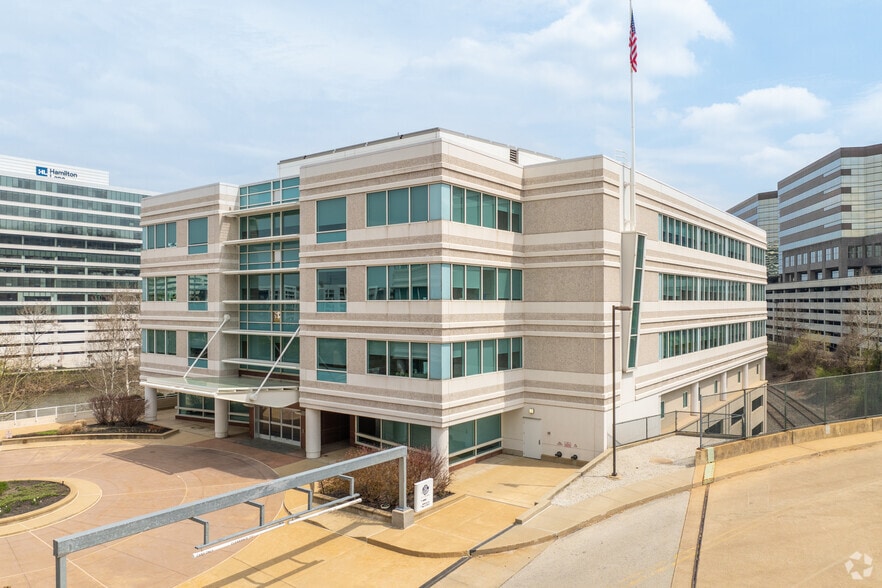 100 Barr Harbor Dr, Conshohocken, PA for lease - Building Photo - Image 1 of 7