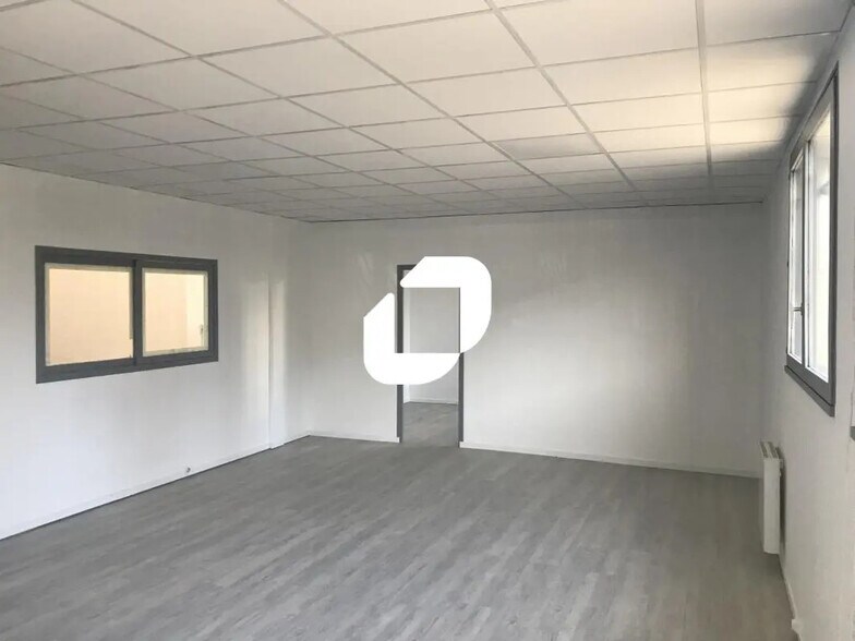 Flex dans Émerainville à louer - Photo intérieure - Image 2 de 3