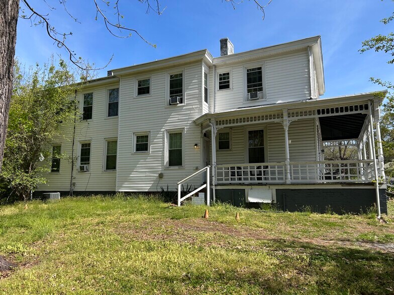 12020 Winfree St, Chester, VA à vendre - Photo du bâtiment - Image 2 de 25