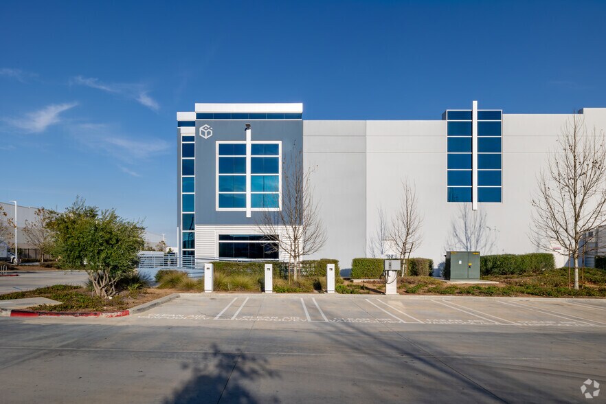 4150-4160 Patterson Ave, Perris, CA à louer - Photo du bâtiment - Image 3 de 10