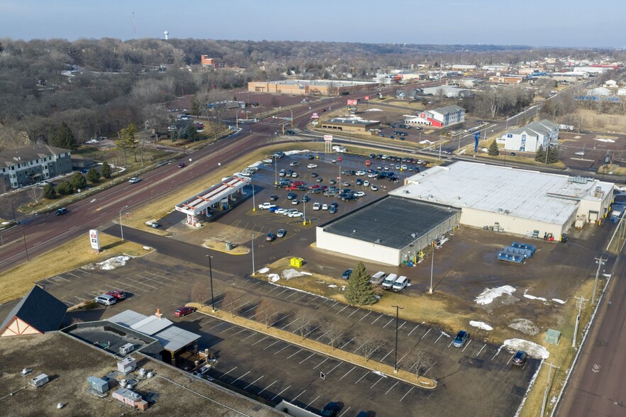 2025 S Broadway St, New Ulm, MN à louer - Photo du bâtiment - Image 2 de 20