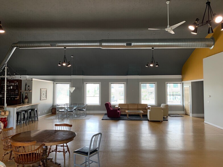 17 Seward Ave NW, Grand Rapids, MI à louer - Photo intérieure - Image 3 de 4