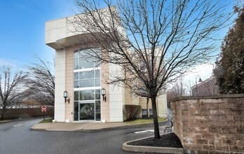 214 Wall St, Huntington, NY for lease Interior Photo- Image 2 of 27