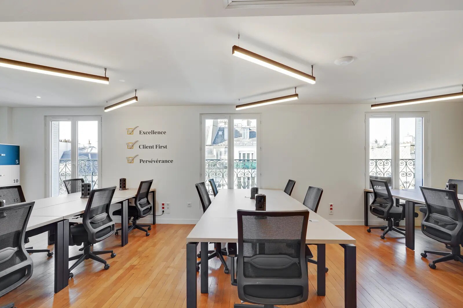 10 Avenue Franklin D. Roosevelt, Paris for lease Interior Photo- Image 1 of 6