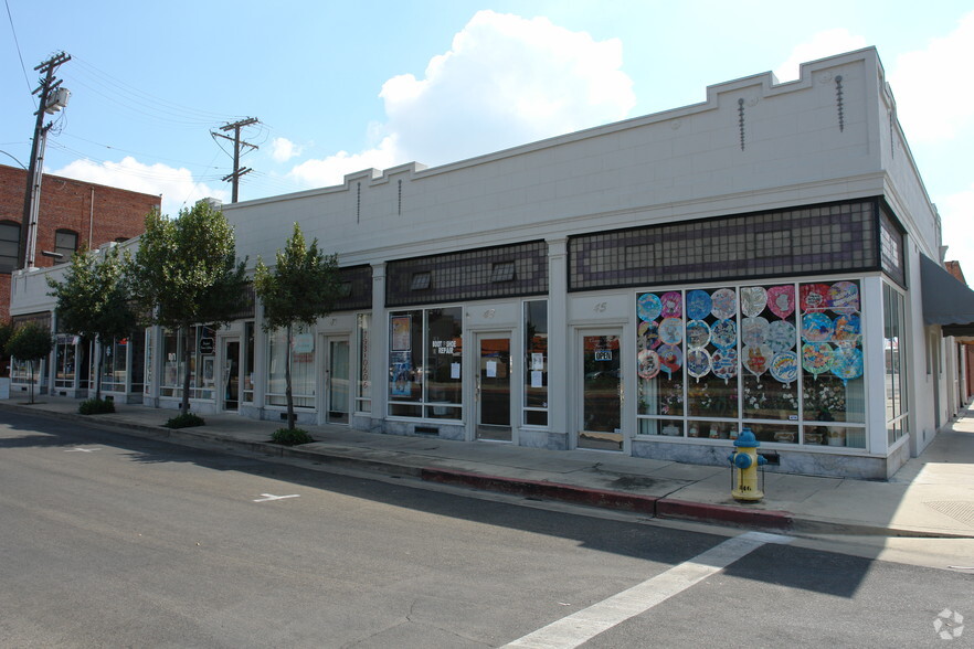 33-45 W Putnam Ave, Porterville, CA for sale - Building Photo - Image 1 of 1