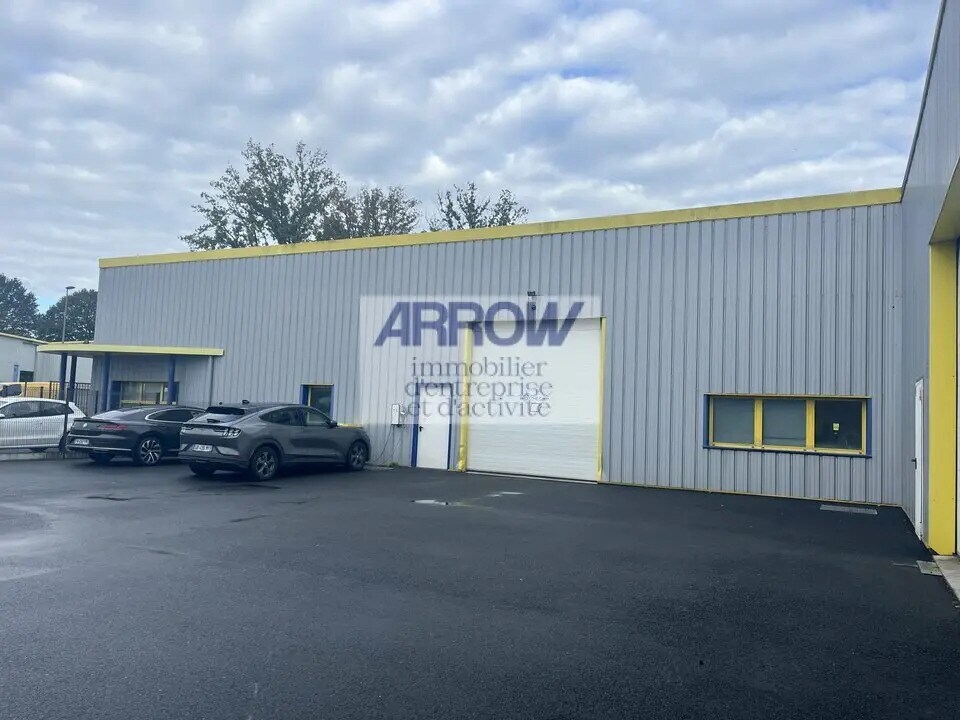 Flex dans GRANDCHAMP-DES-FONTAINES à louer Photo du bâtiment- Image 1 de 4