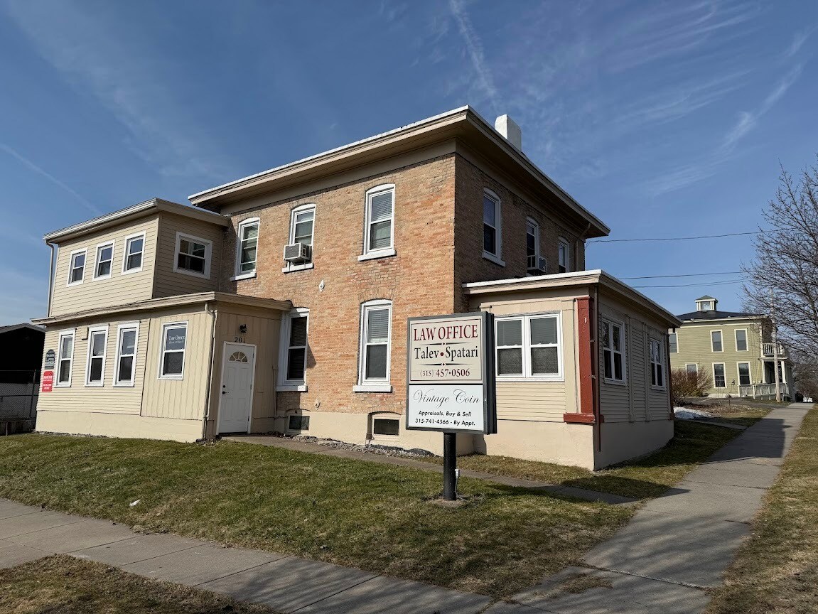 201 2nd St, Liverpool, NY à louer Photo du bâtiment- Image 1 de 9