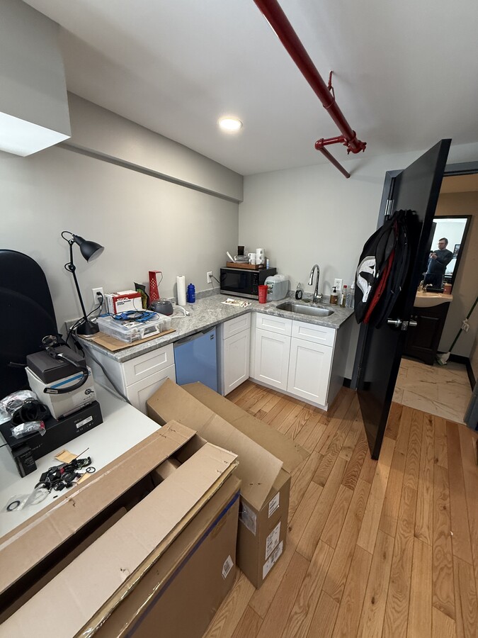 586 Pleasant St, Watertown, MA 02472 - Unité 1 - - Photo intérieure - Image 2 of 21