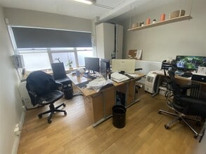 97 Camberwell Station Rd, Londres à louer Photo intérieure- Image 2 de 3