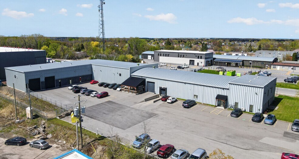 425 Boul Ford, Châteauguay, QC à vendre - Photo du bâtiment - Image 3 de 12