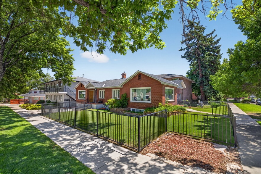 370 La Rue Ave, Reno, NV for sale - Building Photo - Image 2 of 36