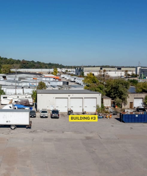 IOS Site on 12.25 Acres with 3 Building portfolio of 3 properties for sale on LoopNet.ca - Building Photo - Image 3 of 8