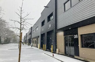 Plus de détails pour Local d'activités à louer