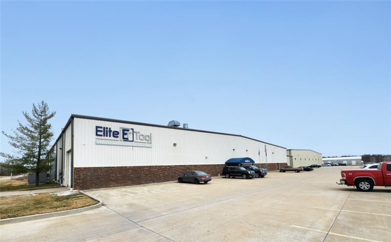 1011 Industrial Ct, Moscow Mills, MO for sale - Building Photo - Image 1 of 1