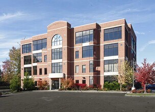 822 Kumho Dr, Fairlawn, OH à louer Photo du bâtiment- Image 1 de 9