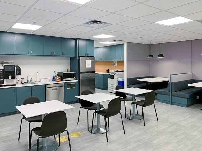 Plus de détails pour 302 E Carson Ave, Las Vegas, NV - Coworking à louer