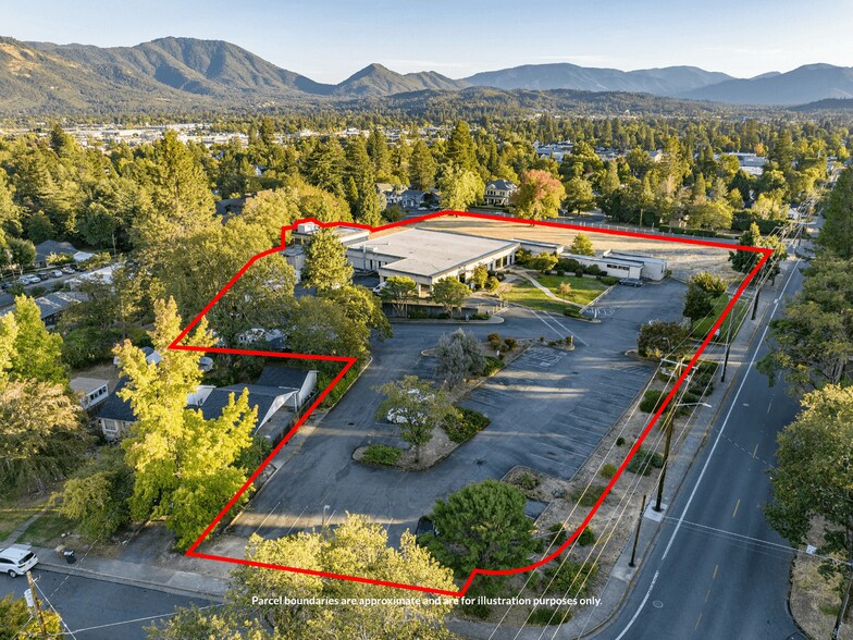 715 NW Dimmick St, Grants Pass, OR à vendre - Photo principale - Image 1 de 68