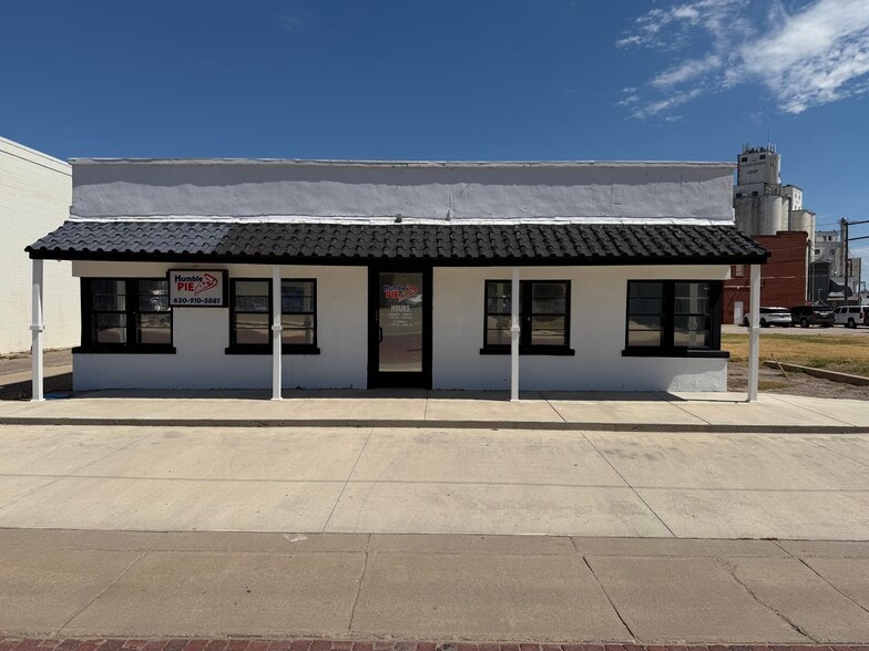730 E 1st St, Pratt, KS for sale - Building Photo - Image 2 of 12