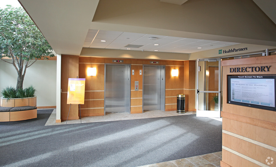 2251 Connecticut Ave S, Sartell, MN for lease - Lobby - Image 2 of 3