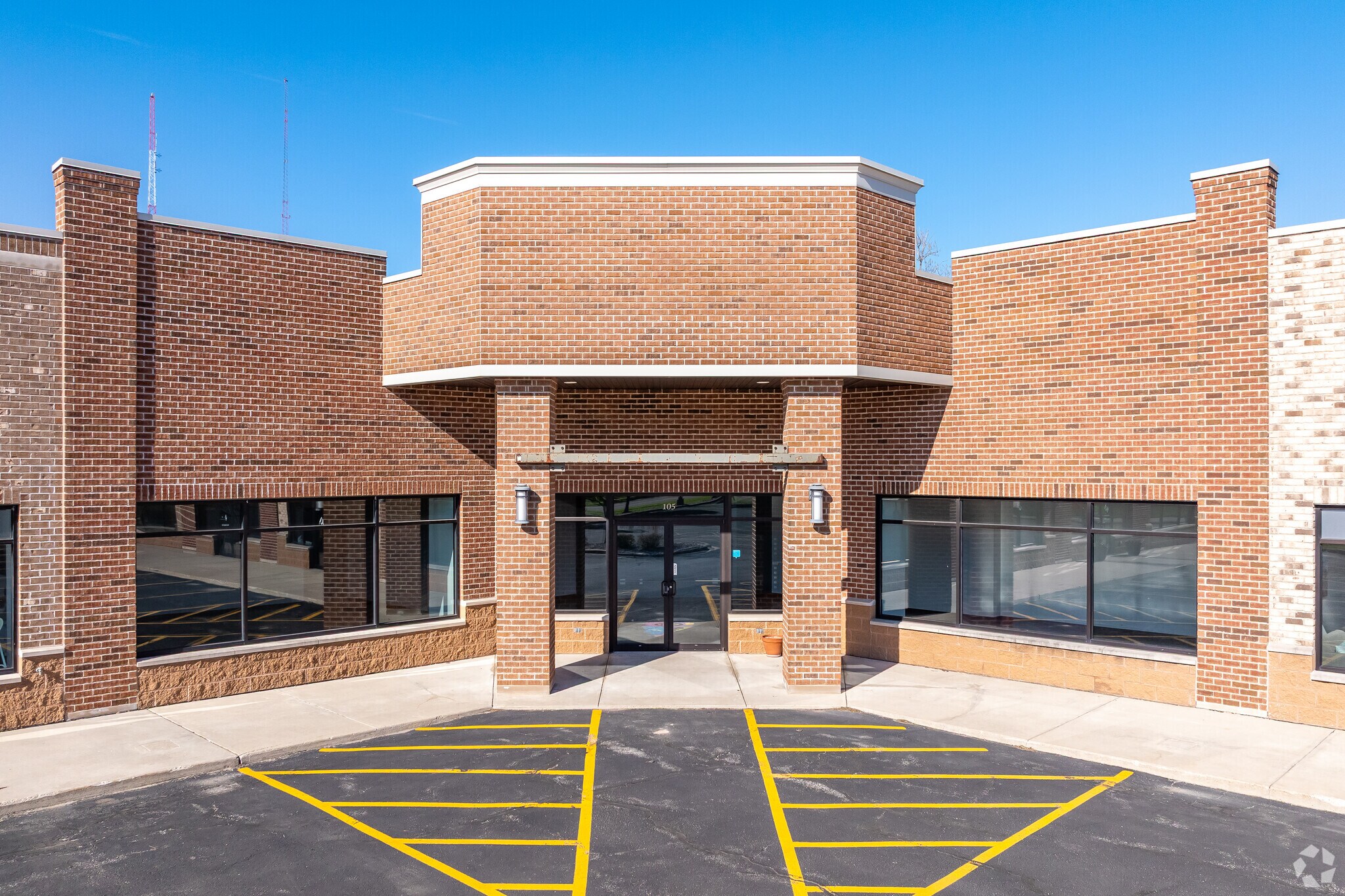 1390 Bellevue St, Green Bay, WI à louer Photo du bâtiment- Image 1 de 21