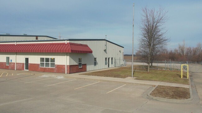 More details for 1815 Commerce Dr, Marshall, MO - Industrial for Sale