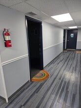 145 E Sunrise Hwy, Lindenhurst, NY à louer Photo intérieure- Image 2 de 18