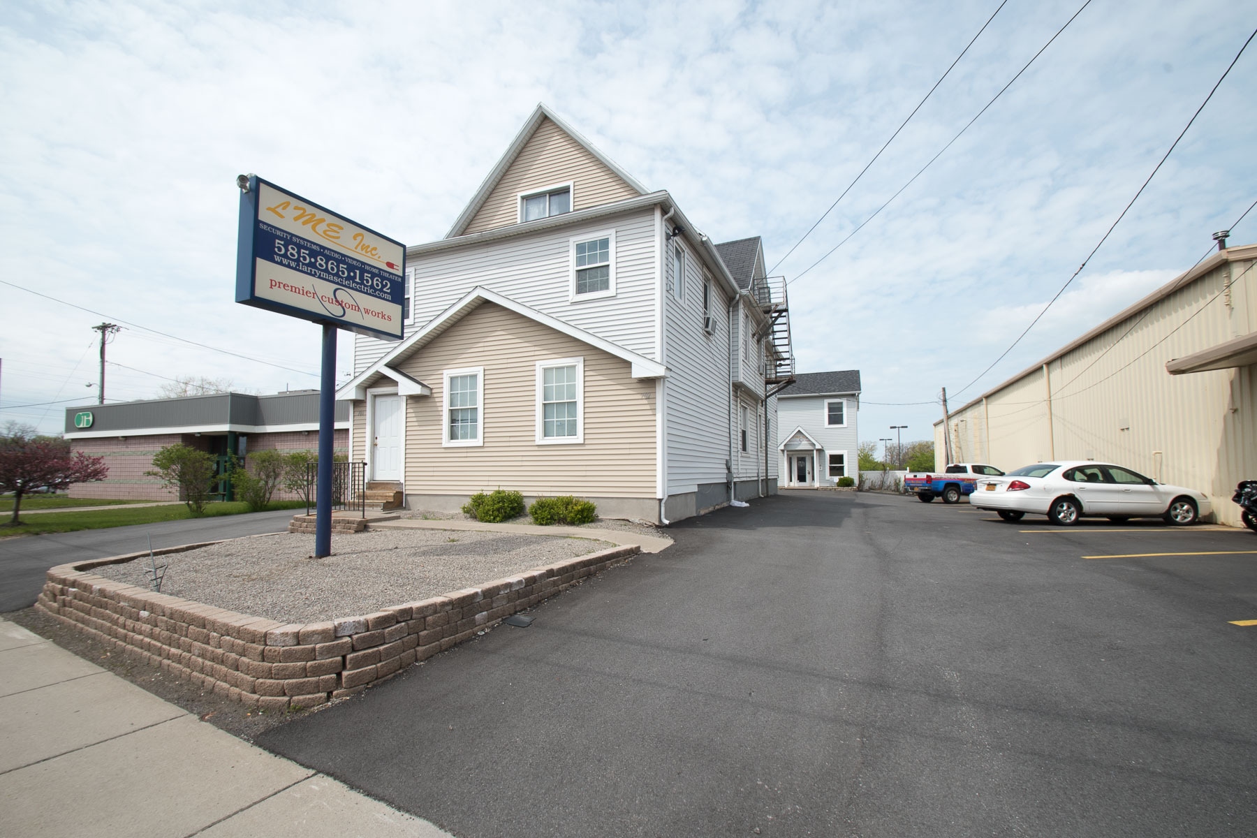 700 W Ridge Rd, Rochester, NY à vendre Photo du bâtiment- Image 1 de 1