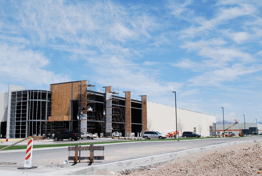 1475 S 5070 W, Salt Lake City, UT à louer - Photo du bâtiment - Image 3 de 15