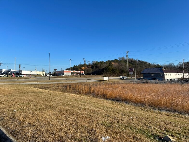 6240 Asheville Highway Hwy, Knoxville, TN for lease - Primary Photo - Image 1 of 8