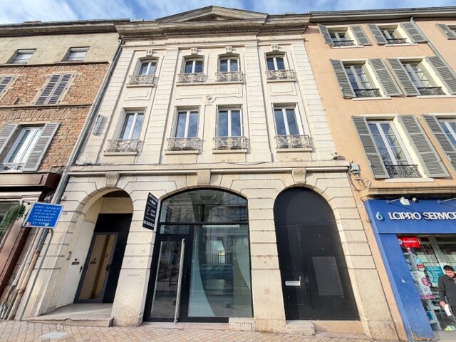 108 Rue De La Republique, Villefranche-sur-Saône à louer - Photo du bâtiment - Image 1 de 8
