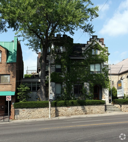 236 Avenue Rd, Toronto, ON à louer - Photo du bâtiment - Image 2 de 24