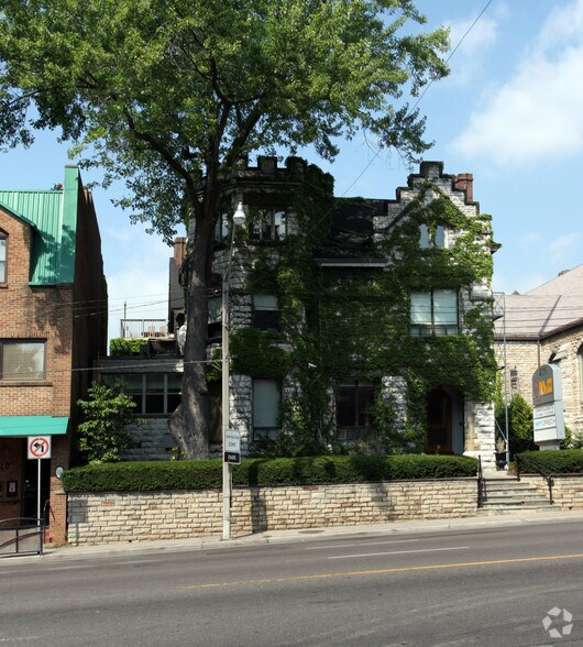 236 Avenue Rd, Toronto, ON à louer - Photo du bâtiment - Image 2 de 24