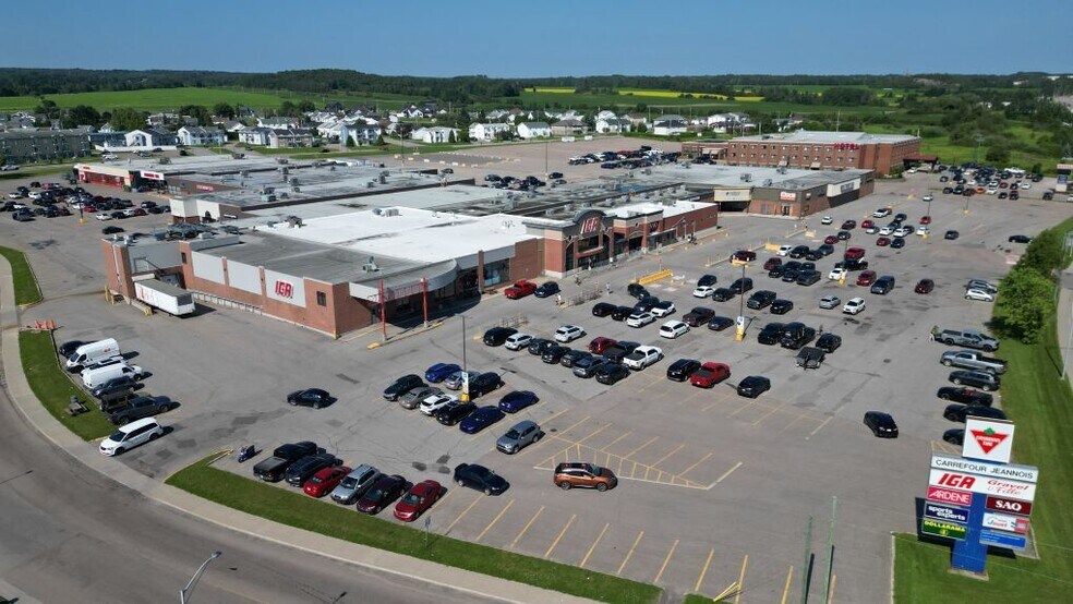 1221 Boul Marcotte, Roberval, QC à louer - Photo du bâtiment - Image 1 de 11