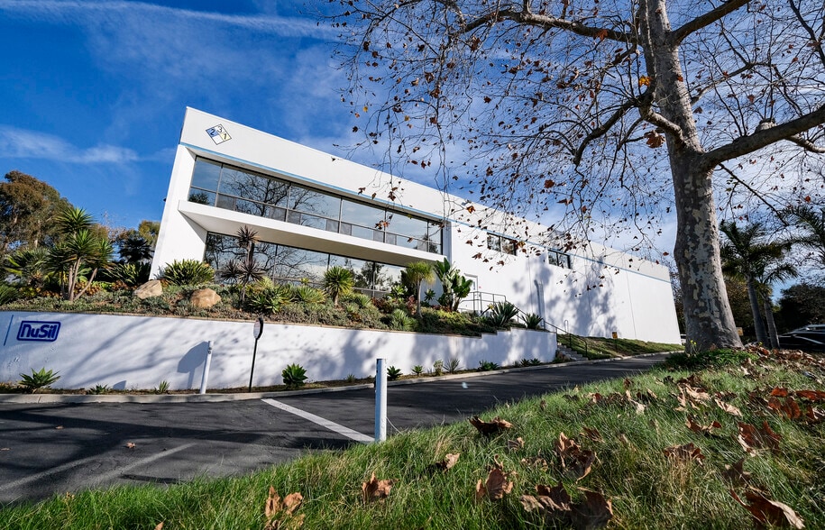 1050 Cindy Ln, Carpinteria, CA for sale - Building Photo - Image 3 of 15