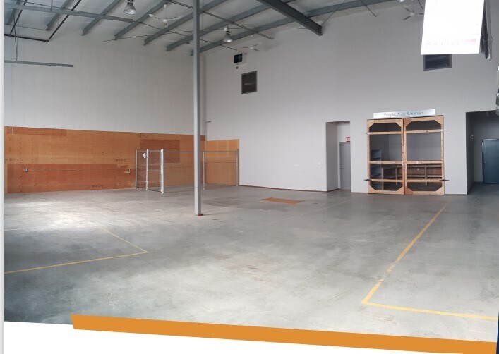 8024 Edgar Industrial Cres, Red Deer, AB à louer - Photo intérieure - Image 2 de 15