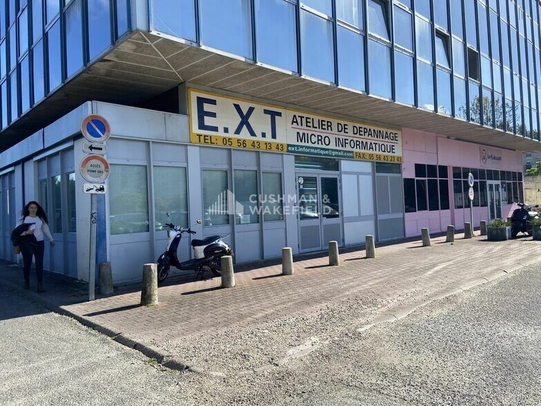 Commerce de détail dans Mérignac à louer - Photo du bâtiment - Image 1 de 12