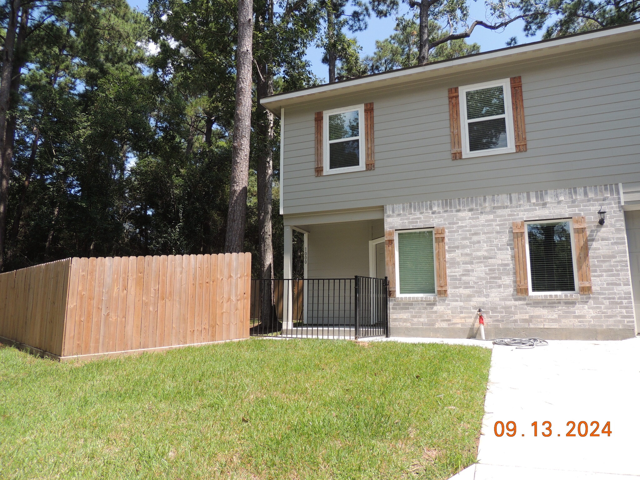 8 Duplexes portfolio of 8 properties for sale on LoopNet.ca Building Photo- Image 1 of 23