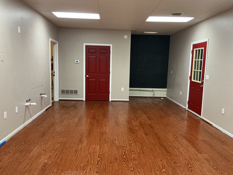 399 Old Germantown Rd, Germantown Hills, IL for lease - Building Photo - Image 2 of 5
