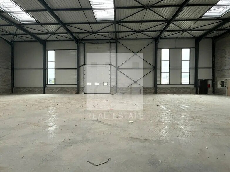 Flex in Saint-Quentin-Fallavier for sale - Building Photo - Image 1 of 1