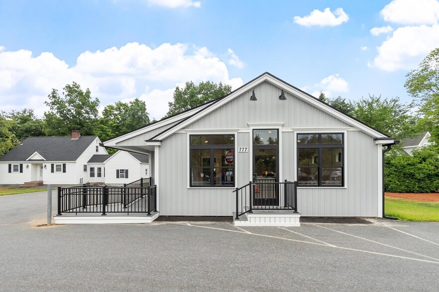 777 Boston Rd, Groton, MA à louer - Photo du bâtiment - Image 3 de 15
