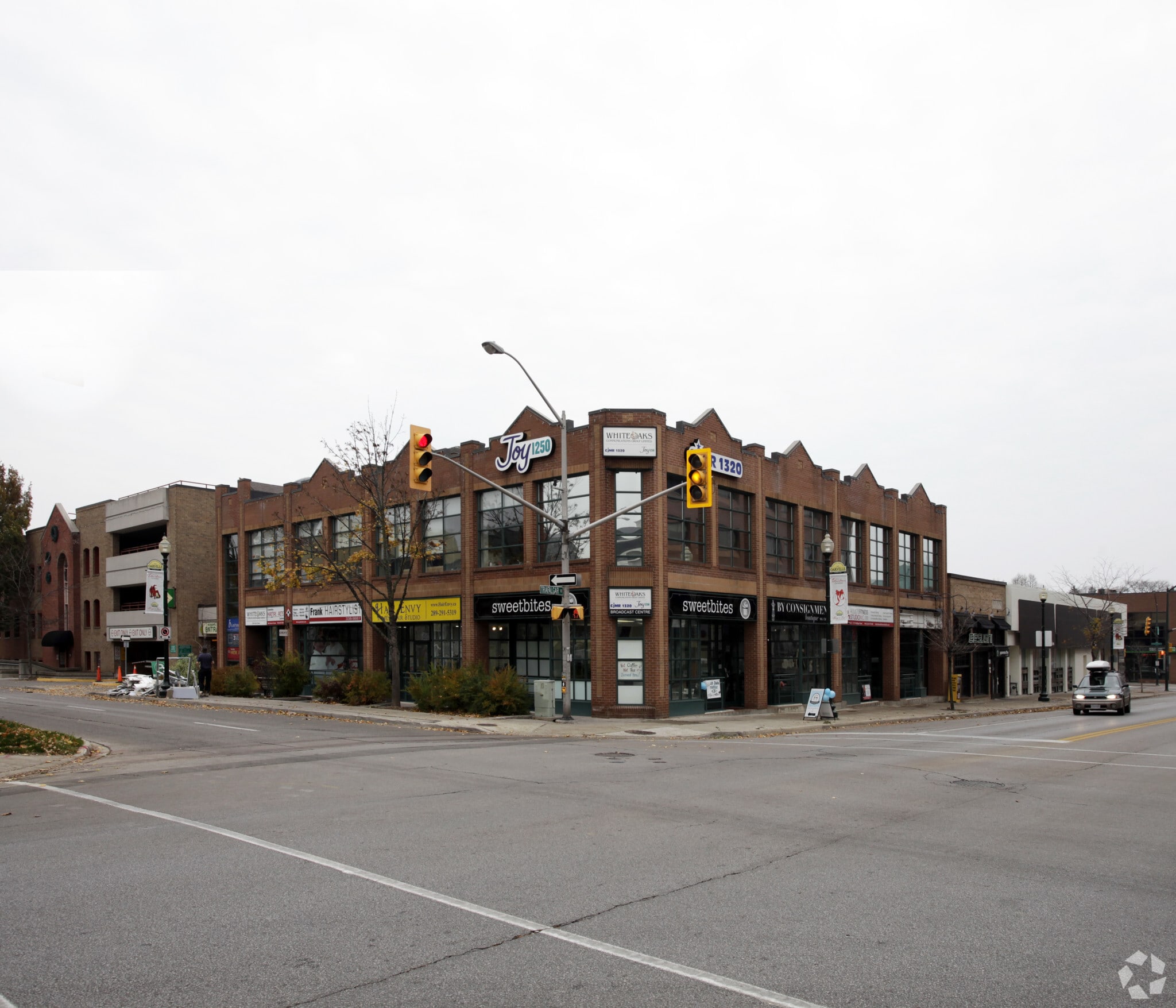 115 Trafalgar Rd, Oakville, ON for lease Primary Photo- Image 1 of 3